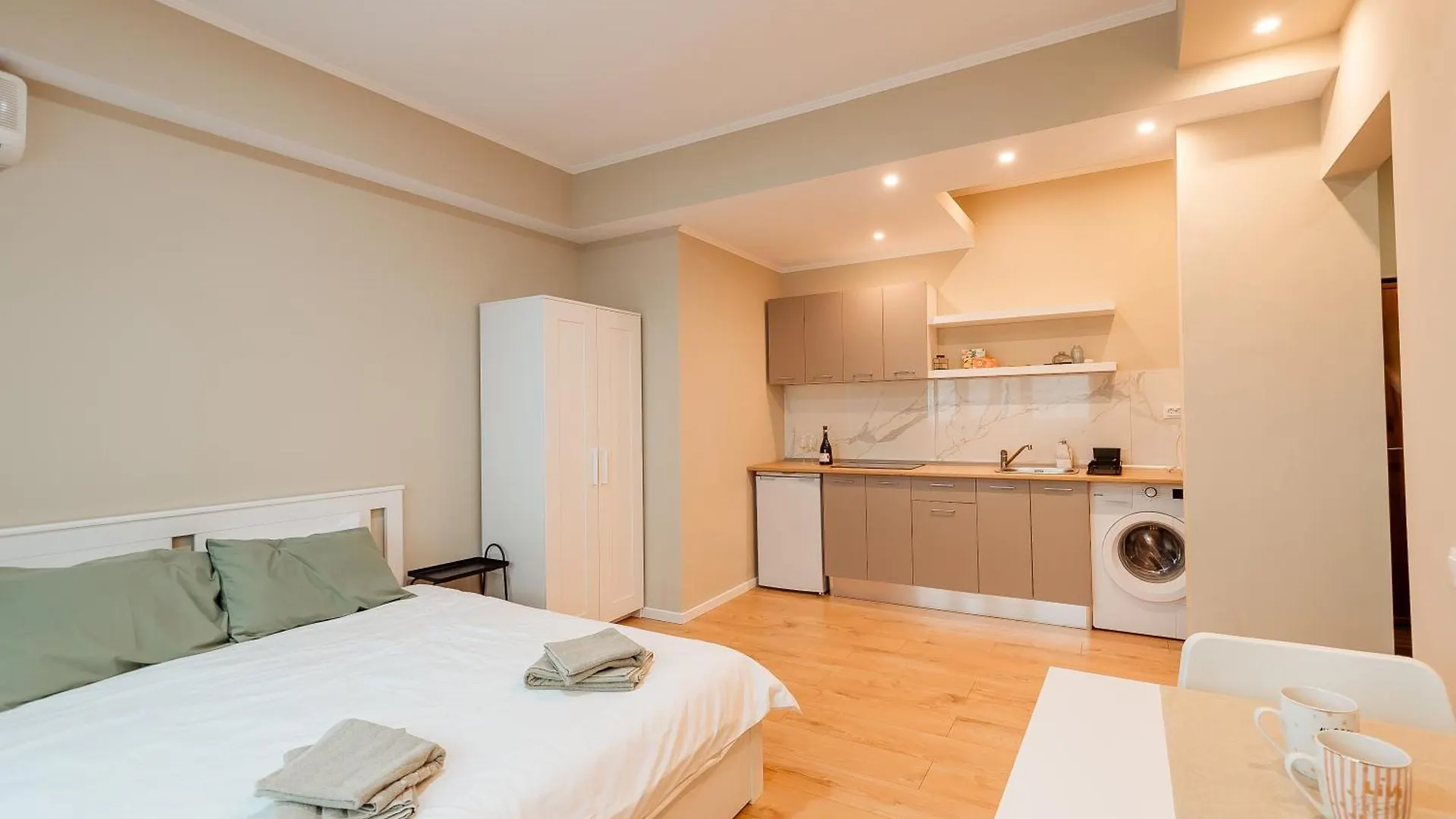 Apartment Blue Central Studio - Oldtown Bucharest Romania