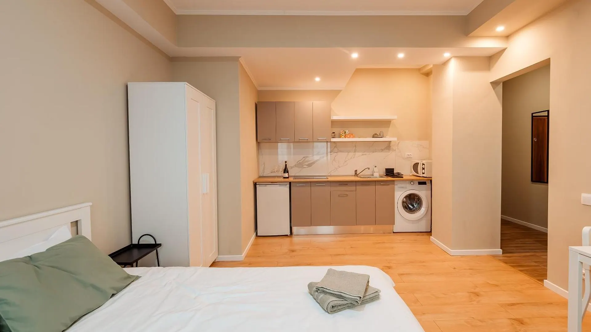 Blue Central Studio - Oldtown Bucharest Apartment