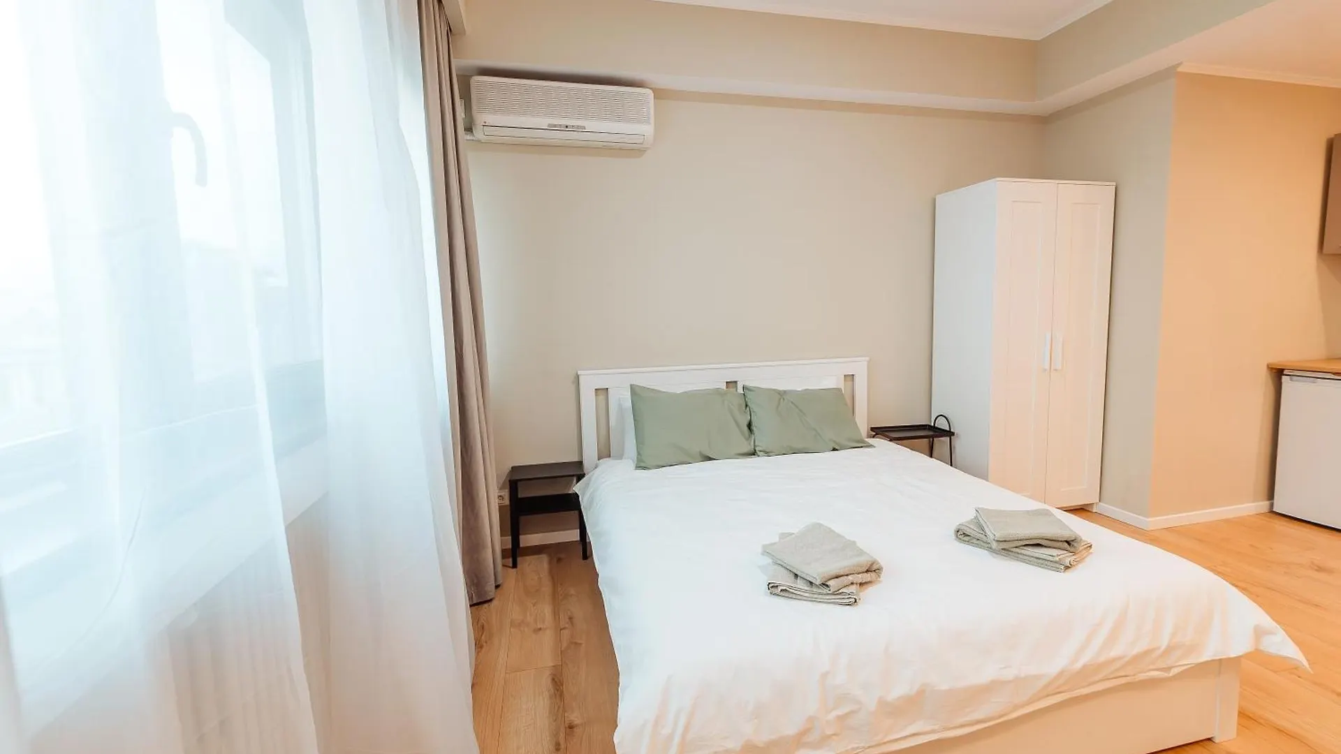 Blue Central Studio - Oldtown Bucharest Apartment